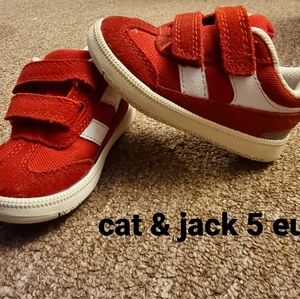 Toddler shoes size 5 like new